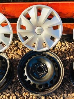 5x112 R15’ plechové disky a originál poklice SEAT