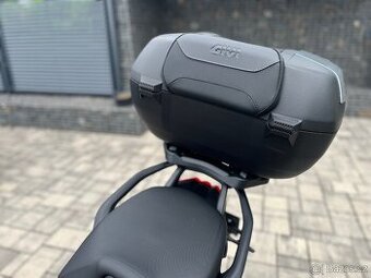 Plastovy kufr GIV V58 AXA 5