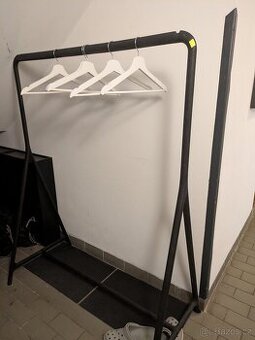 Stojan na oblečení