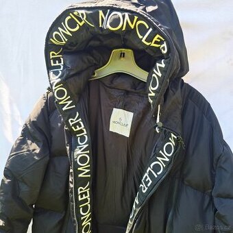 Nová luxusní péřová bunda MONCLER , orig 1x na sobě
