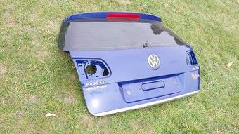 VW PASSAT B6  – DVEŘE KUFRU MODRÉ LC5E