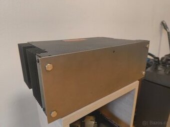 Koncový zesilovač Marantz Model 240 – USA