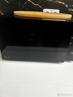 Mikrovlnná trouba LG