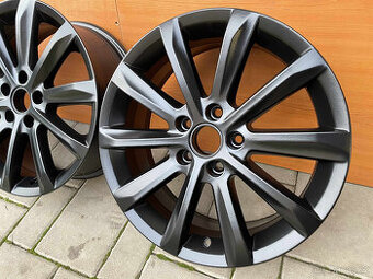 Helsinki  schwarz VW PASSAT B8 5x112