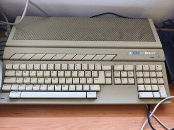 počítač ATARI 1040 ST pro sběratele