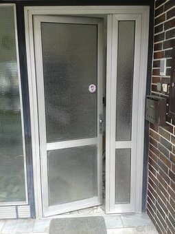 Prodám hliníkové dveře