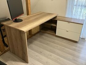 Kvalitní, velký psací stůl s úložným prostorem