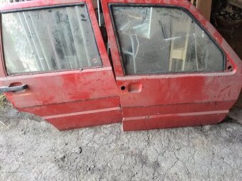 Fiat Uno 5dv.dveře pravé zdarma