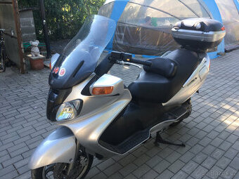 Prodám skútr Suzuki Burgman 650