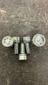 VW ŠKODA original zabezpečovací šrouby