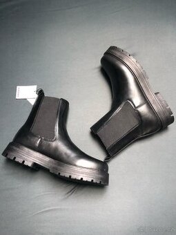 Bershka Chelsea boty boots - 1