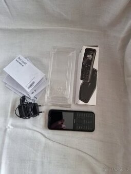 Nokia 8000 4G