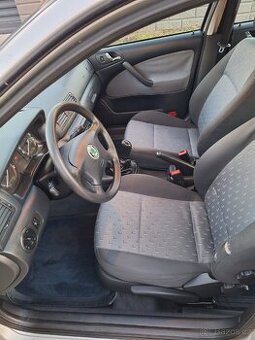 Škoda Octavia combi comfort 1.6i 2002