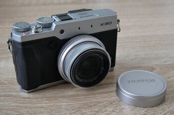 Prodám Fujifilm X30 s bohatým příslušenstvím