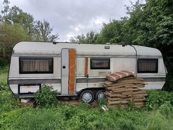 Hobby karavan s úpravou na celoroční provoz