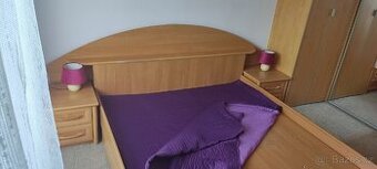 Manželská postel z úložným prostorem+ 2 x noční stolek