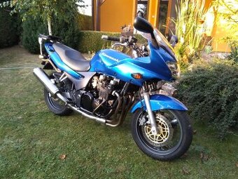 Kawasaki ZR7 - 1