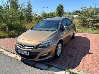 Opel Astra 1.6 CDTI 81kw 2014 najeto 131 000