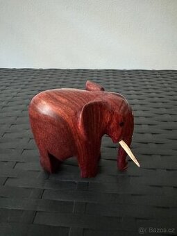 Originální mahagonová soška slon