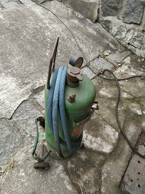 Tlakový postřikovač Nezmar