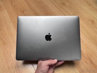 MacBook Air 13" s čipem Apple M1