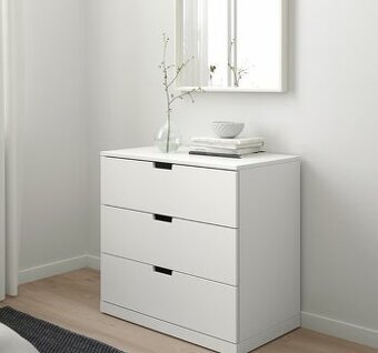 KOUPÍM - bílou komodu Nördli - 3 zásuvky