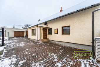 REZERVACE - Pronájem RD v klidné části Jiřic (Kostelec nad L