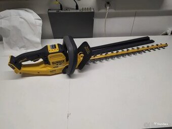 Nové AKU nůžky na živý plot DeWALT DCMHT573N