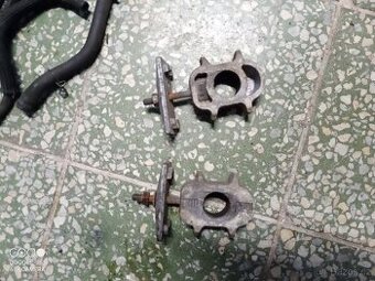 Napínáky řetězu Yamaha FZ6