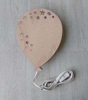 Dřevěná lampička balónek