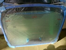 Ford transit courier čelní sklo