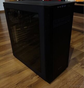 PC set Ryzen 7 5700X3D – prosklená skříň.