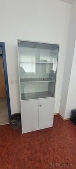 Kancelářská skříň