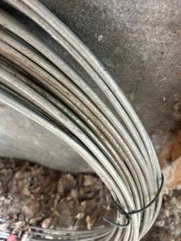 Pozinkovaný drát do základu na hromosvod