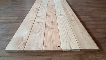 Dřevěné palubky Modřín