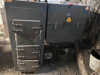 Kotel Benekov C27-poskozeny-na náhradní díly.