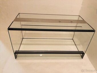 Terárium 100x50x50 bez pozadí