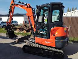 Půjčovna / pronájem minibagr / bagr