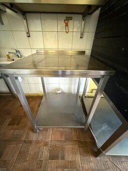 Nerezový stůl s poličkou