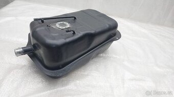 Suzuki Samurai – Nádrž paliva