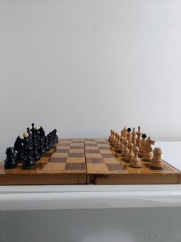 Šachy dřevěné