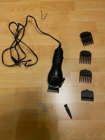 zastřihovač vlasů a vousů se 4 nástavci