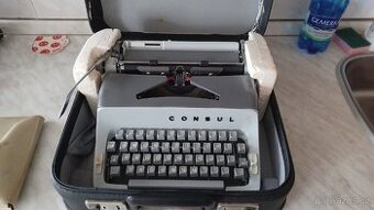 Kufříkový psací stroj Consul