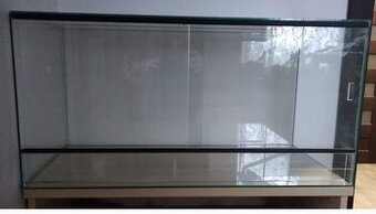 Terárium 80x50x50 nové. Vhodné pro agamy, želvy hady. Síla s