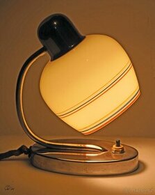 Retro lampa na noční stolek