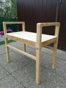 Starožitný stolek /květinový _započatá renovace - 1