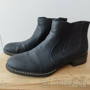 Pěkné dámské černé kotníkové boty Rieker, velikost 40