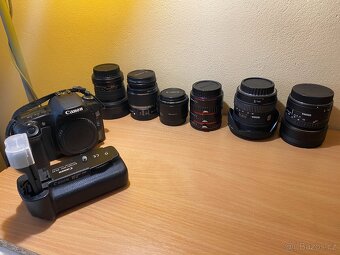 Canon EOS 30D s příslušenstvím