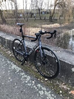 Prodám Kellys URC 50 vel. L (Carbon)