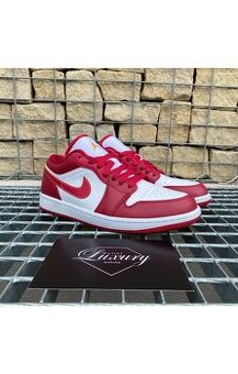 Air Jordan 1 Low Cardinal Red